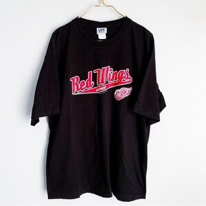 Vtg 90s 2000s Lee Sport Detroit Red Wings hockey cursive short sleeve tshirt